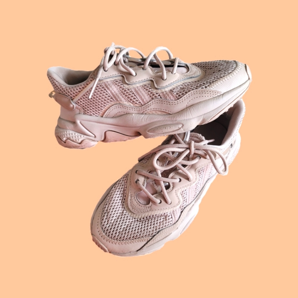 Adidas Big Girls' Blushy Neutral Ozweego Sneakers 4Y/5.5W